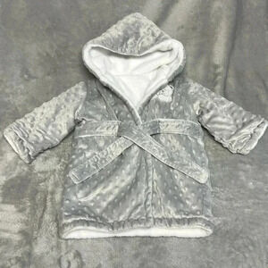 Blankets & Beyond - Plush double layered Robe. Size 18  months